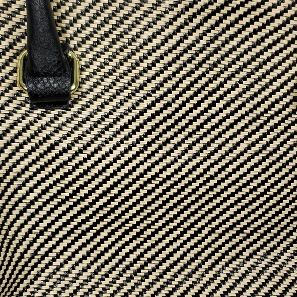 Olivia + Joy Shoulder Bag - Picture 6 of 16